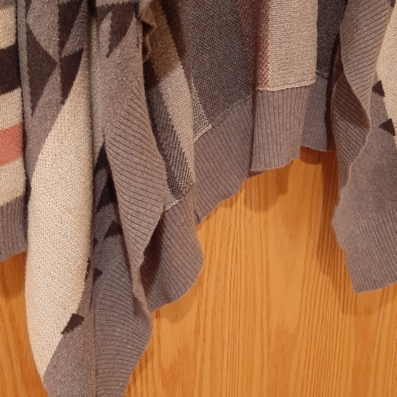 Cute geometric cardigan by Pink Republic Size XL - Picture 3 of 6